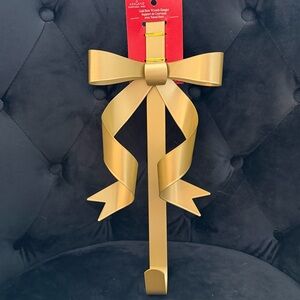 Ashland Metallic Gold Wreath Hook